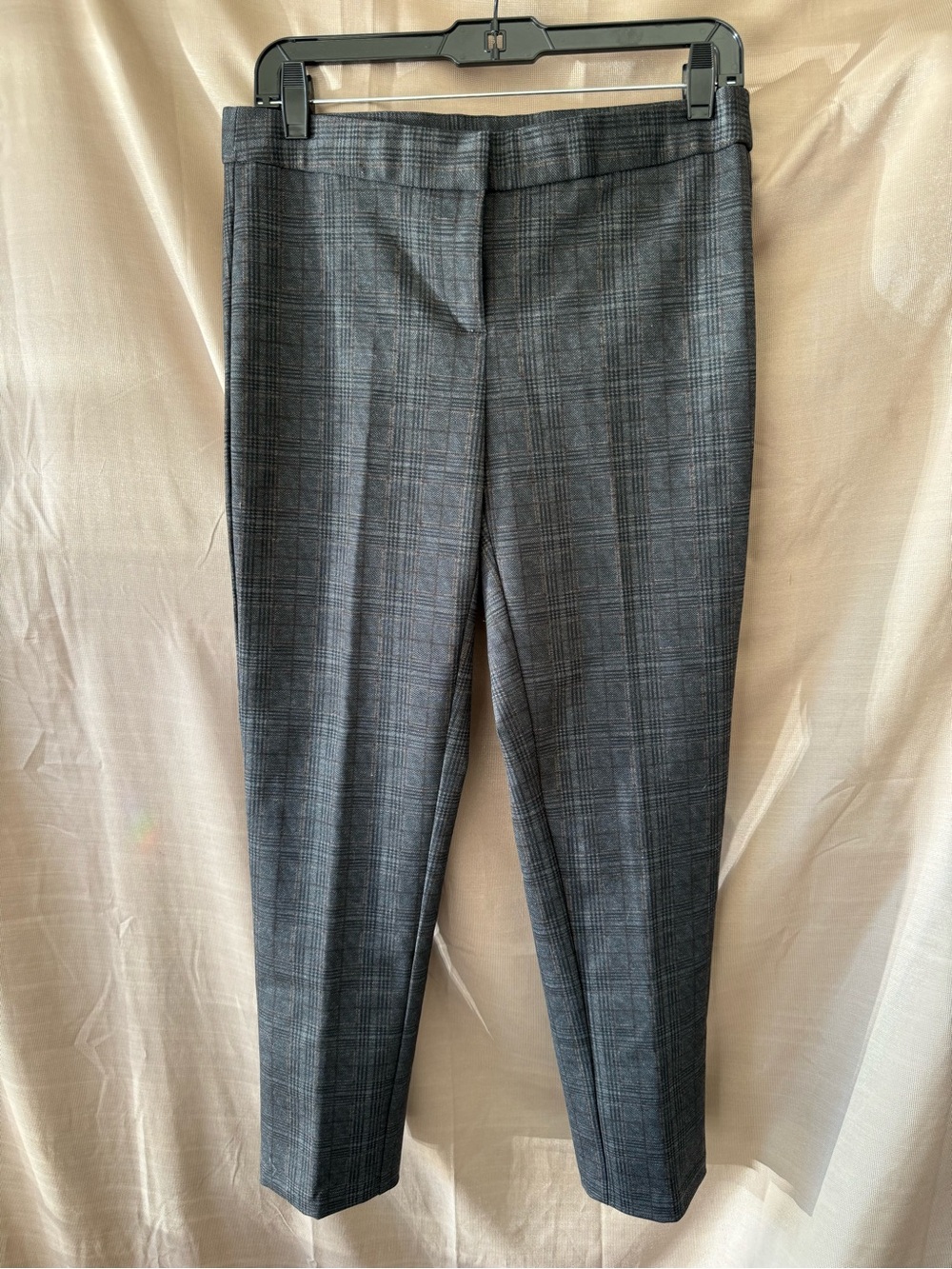 Amanda and Chelsea Classic Gray Plaid Slim Ankle Pants